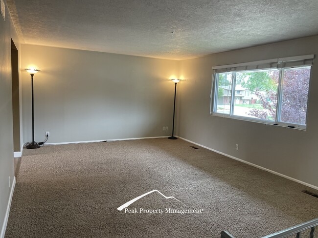 Building Photo - 8701 Brynwood Dr