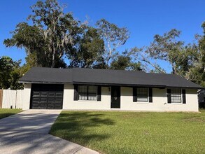 Building Photo - 1131 Robin Hood Ct