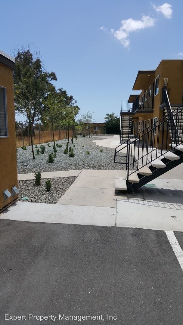 Foto del edificio - 1855 Bayview Heights Dr