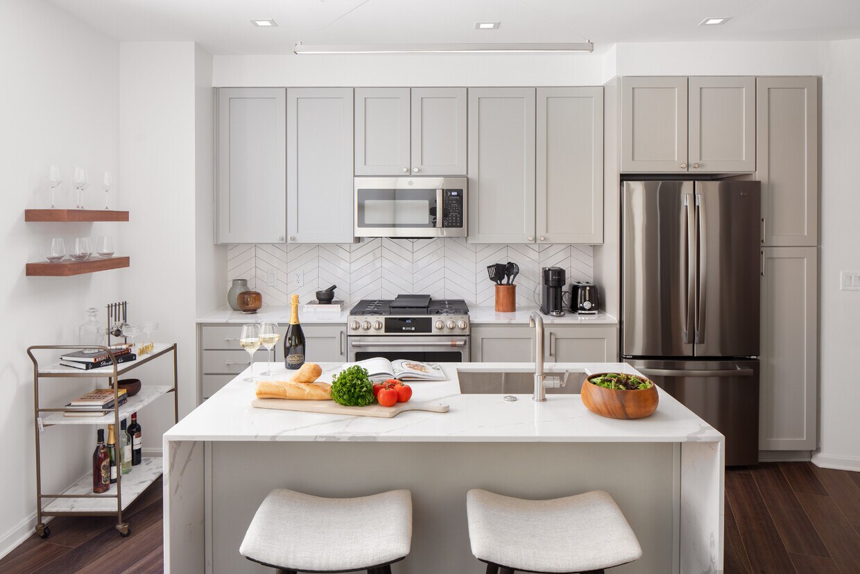 Foto principal - The Barrett at Chevy Chase Lake