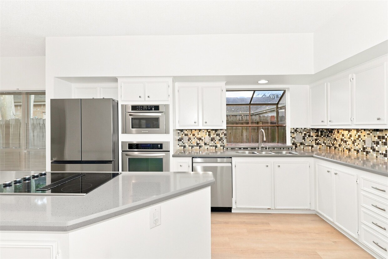 Foto del edificio - 2234 Foreland Dr