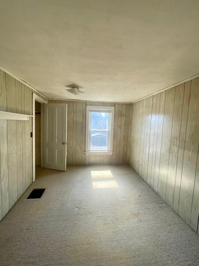 Building Photo - 50 Elm St