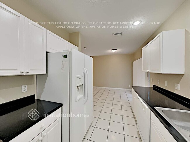 Foto del edificio - 3811 Jasmine Ln