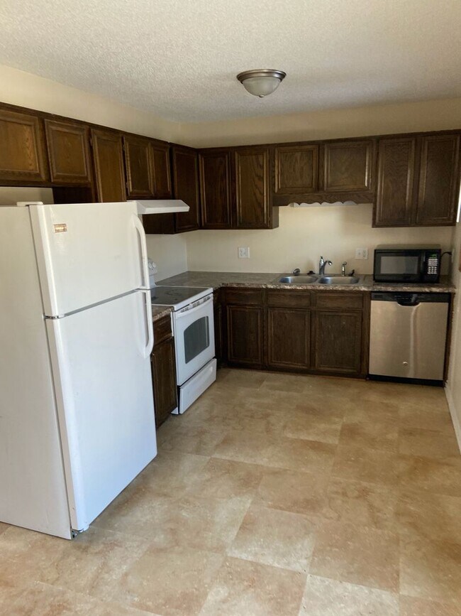 Foto del edificio - 4 Bedroom Home