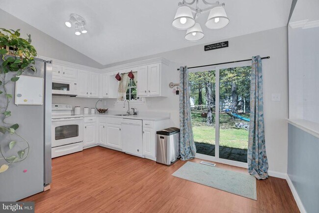 Building Photo - 3033 Blackland Ct
