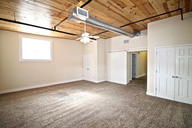 Foto del edificio - 1320 5th Ave