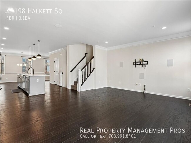 Photo - 43198 Halkett Sq- Townhome