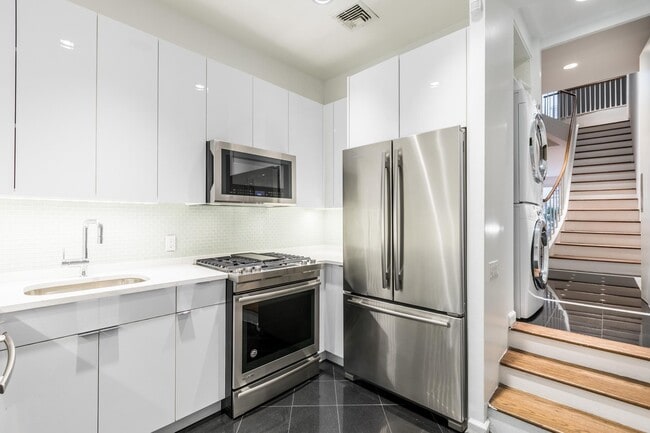 Building Photo - 226 East 67th Street