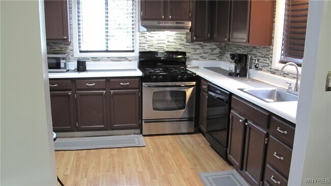 Foto del edificio - 4723 Tuscarora Rd