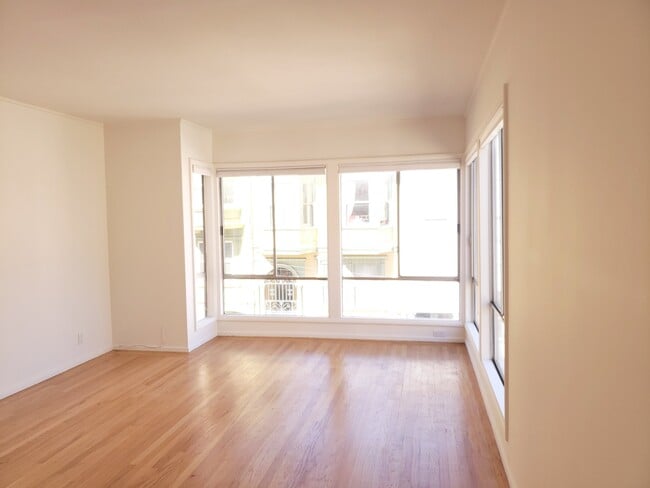 Building Photo - 1021 Clay St