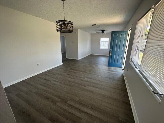 Foto del edificio - 2554 Maple Ave