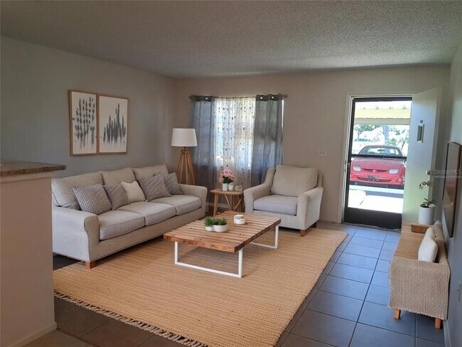 Foto del edificio - 2357 Walton Cir