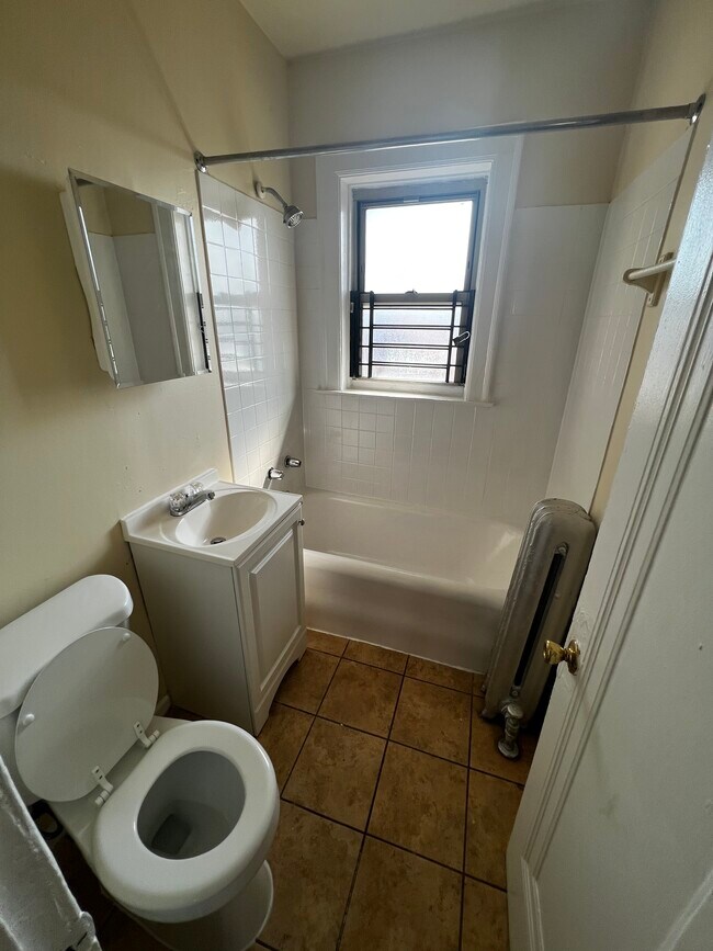 Building Photo - 7718 S South Shore Dr