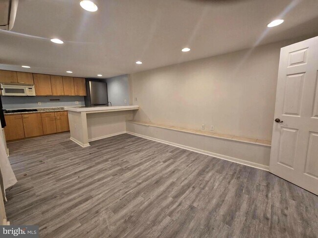 Foto del edificio - 757 Girard St NW