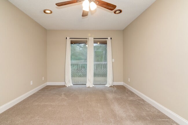 Building Photo - For Rent: Beautiful 3 Bed/2.5 Bath Home at...