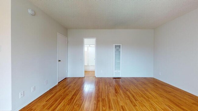 Foto del edificio - 1311 Venice Blvd.