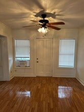 Building Photo - 419 Charles St