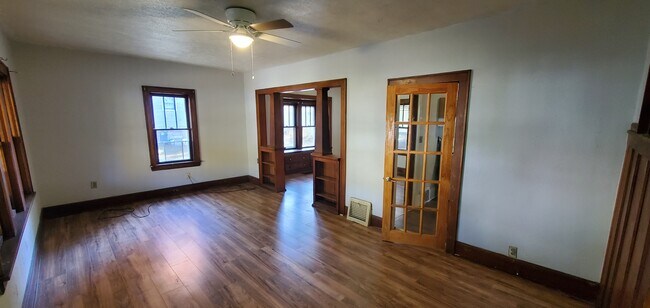 Foto del edificio - 710 Morgan Ave