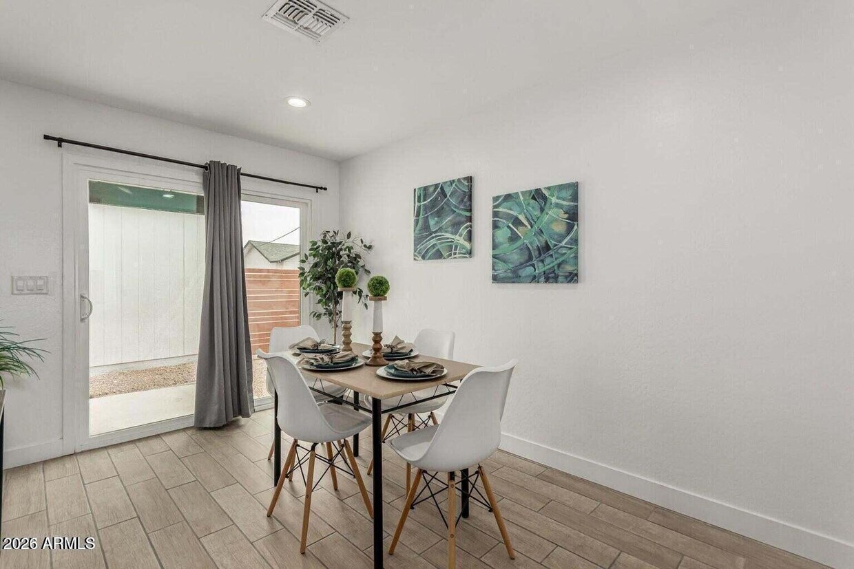P様 5236 S 13th Pl, Phoenix, AZ 85040 - Townhome Rentals in Phoenix AZ