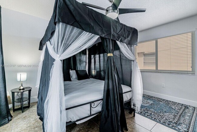 Foto del edificio - 901 NW 22nd Pl