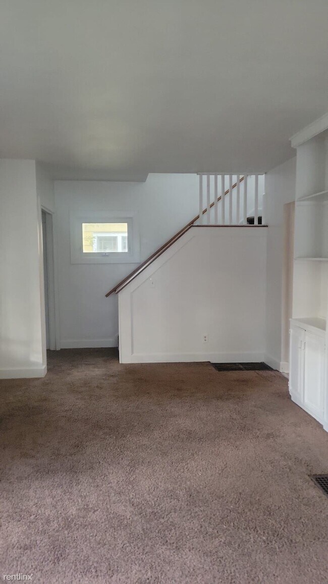 Building Photo - 3 br, 1.5 bath House - 3808 Lockwood Ave
