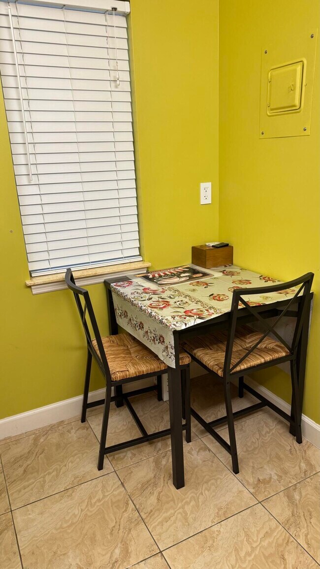 Foto del edificio - 2841 Somerset Dr