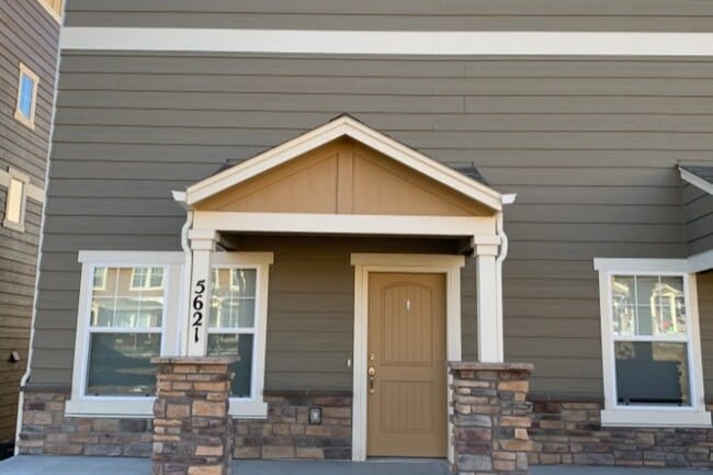 Front of House - 5621 Shamrock Heights