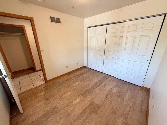 Building Photo - 816 S College Ave
