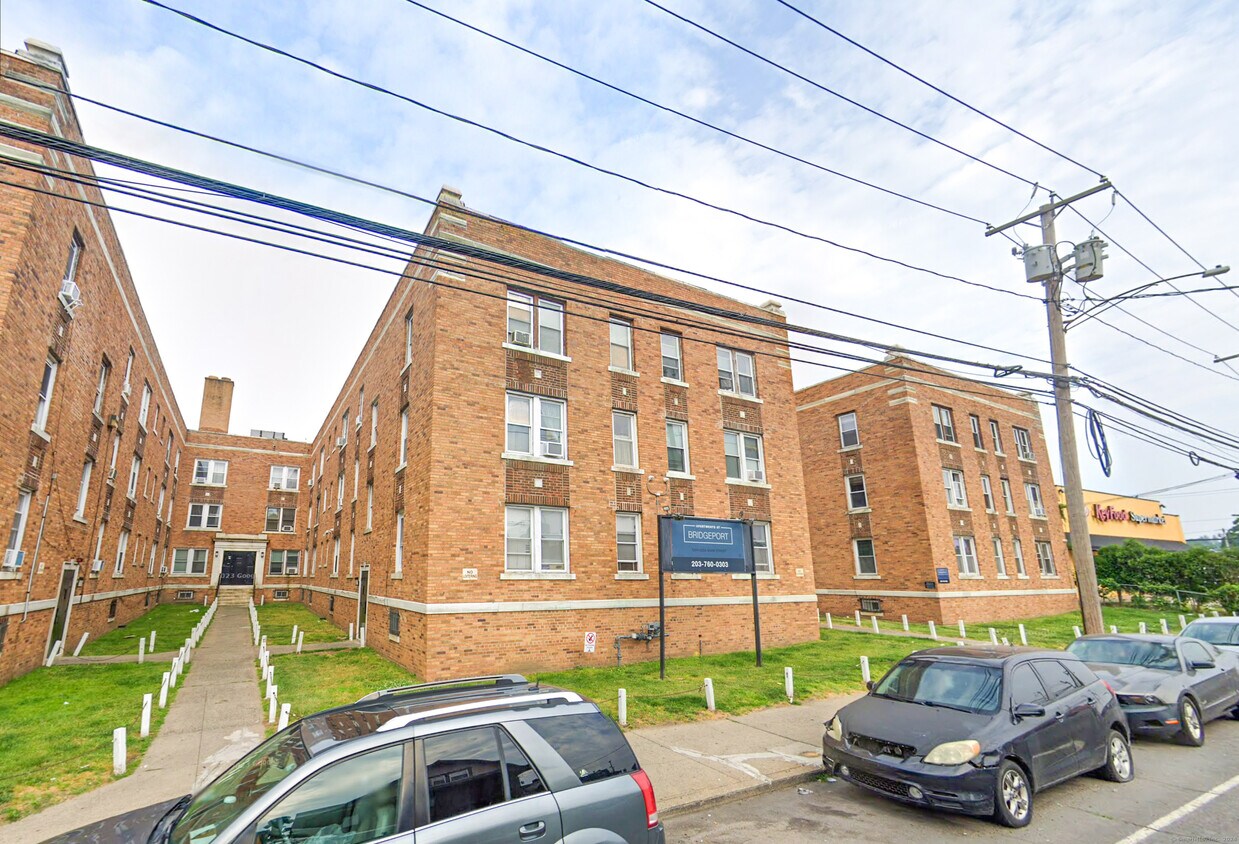 2225 Main St Unit C28, Bridgeport, CT 06606 Condo for Rent in