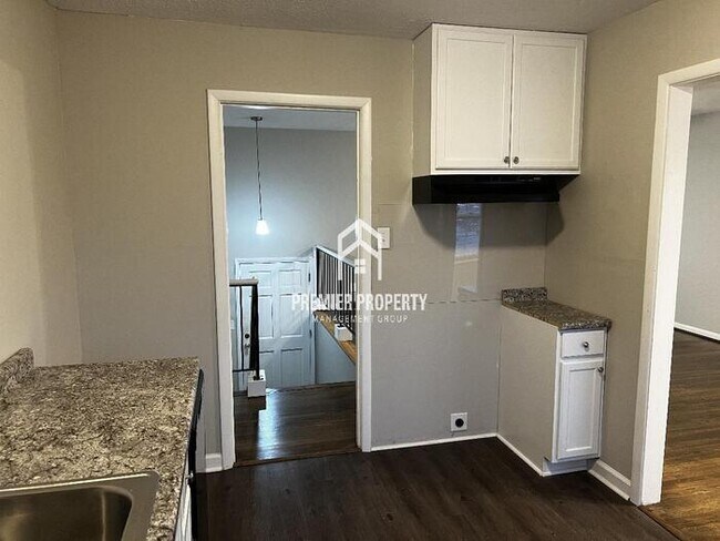 Foto del edificio - 3921 Telstar - Available Now!