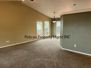 Building Photo - 2733 Montelius St