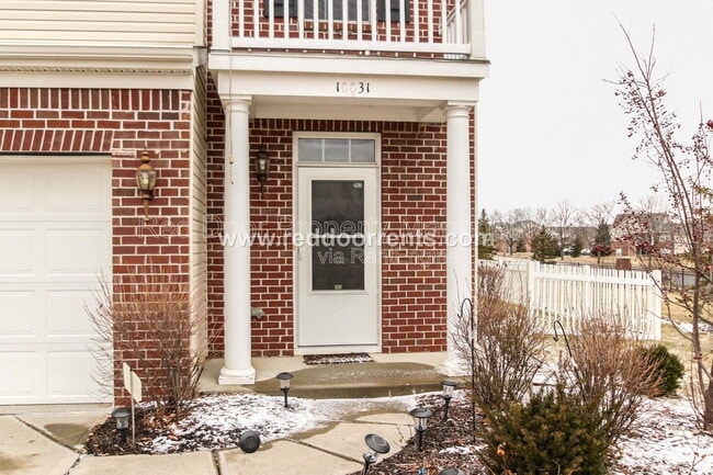 Building Photo - 10031 Golden Dr