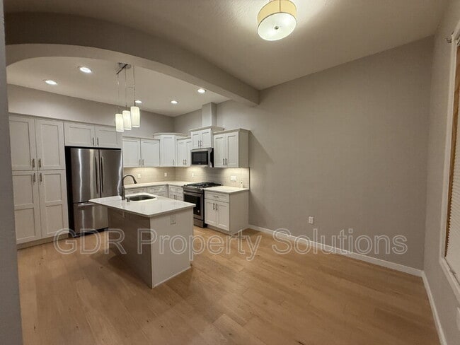 Foto del edificio - 3600 Central Ave SE