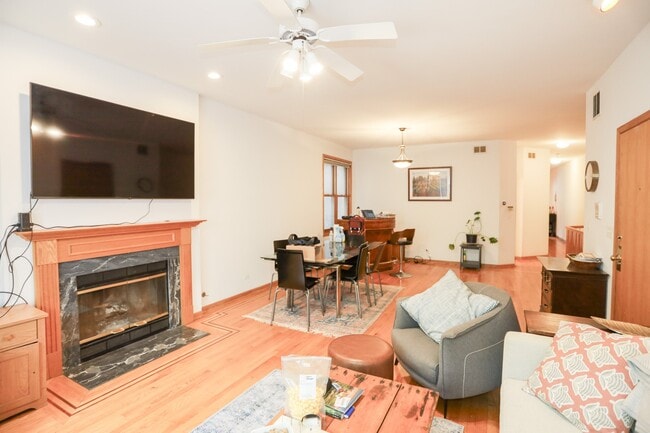Photo - 1940 W Diversey Pkwy Apartment