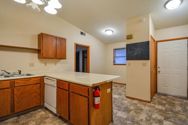 Foto del edificio - 543 Henderson Crossing - Half Off Admin Fees & $350 Gift Card!