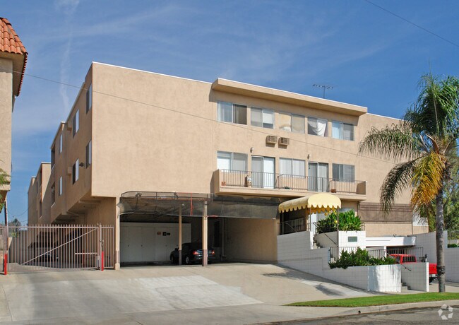 Building Photo - 10405 Irene St