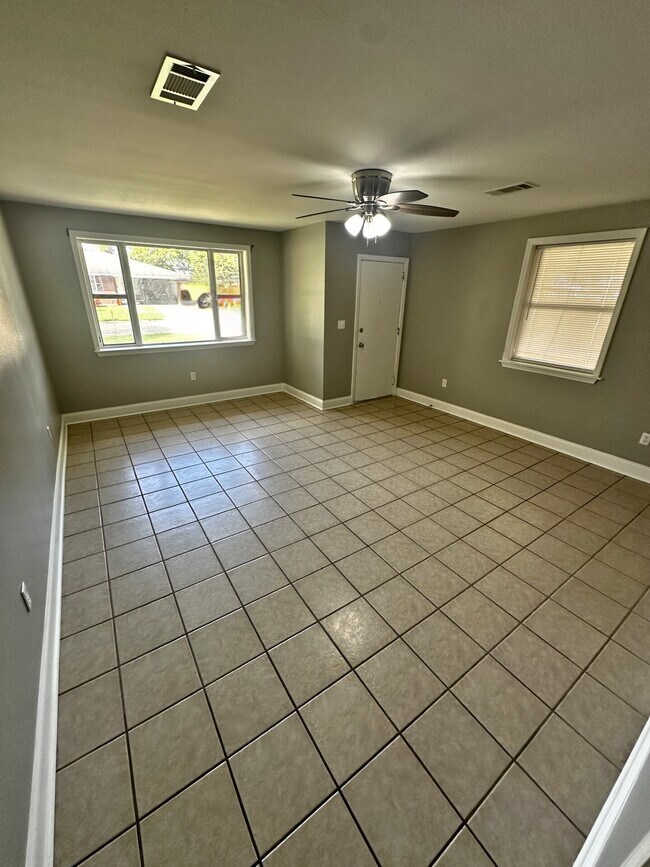 Foto del edificio - 300 Maple St