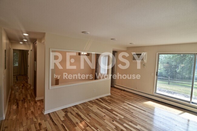 Foto del edificio - 4201 Lakeside Ave N