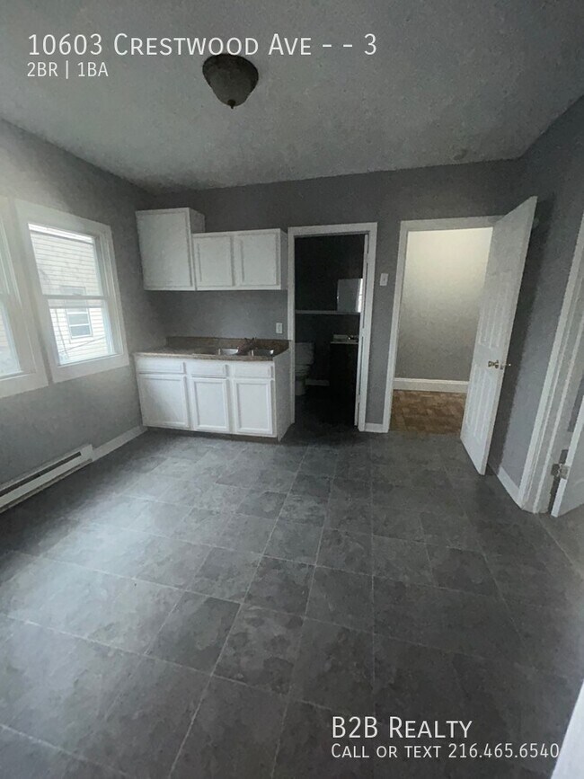 Building Photo - "Sophisticated Simplicity: 2 BR, 1 BA Resi...