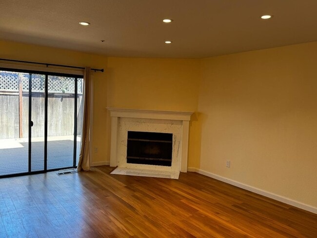 Building Photo - 266 Bonita Ln