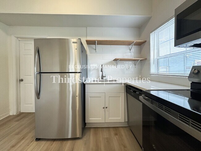 Foto del edificio - 672 Chestnut St