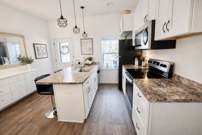 Kitchen - 18417 York Rd