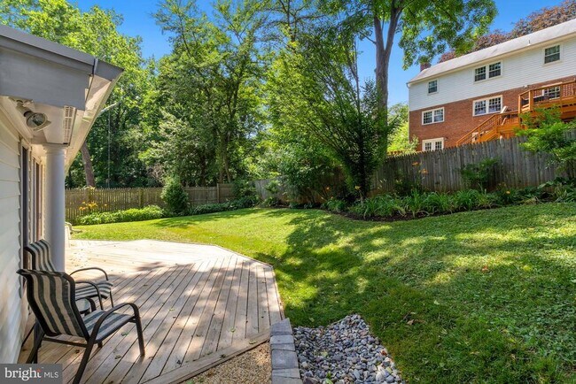 Foto del edificio - 9504 Wadsworth Dr