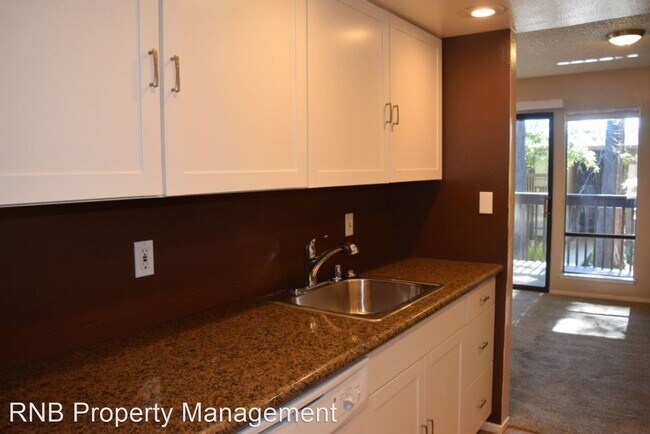 Building Photo - 2430 Larkspur Ln
