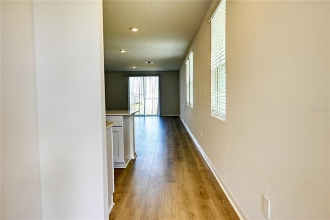 Foto del edificio - 5521 Clove Row