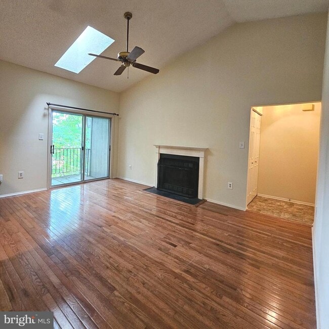 Building Photo - 7754 New Providence Dr