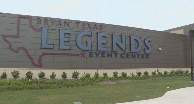 Foto del edificio - Modern Midtown Bryan Townhome — Coming Soon