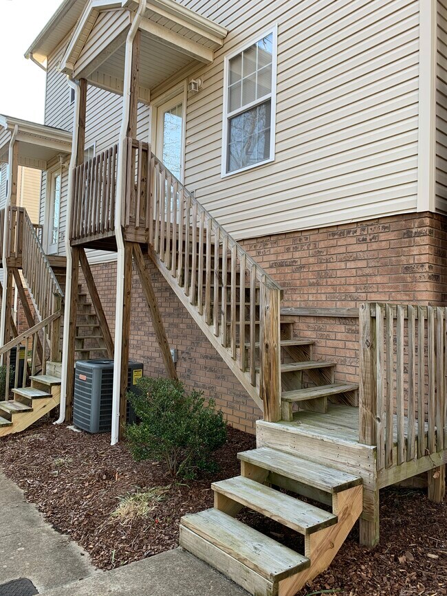 Foto del edificio - 2305 S Greenwood Dr