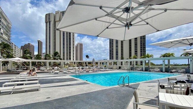 Building Photo - Ala Moana Beautiful Ocean View Studio 2324