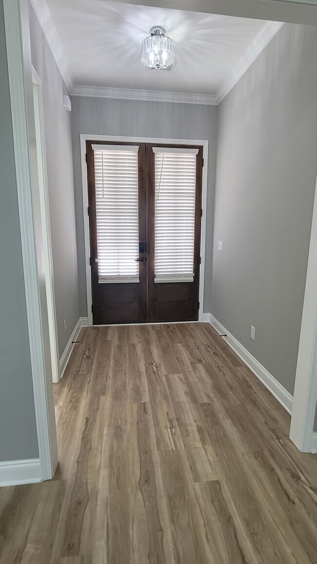 Foto del edificio - 1031 Wessex Dr